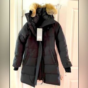 Brand new with tags still on Canada Goose Shellburne Parka size XSmall